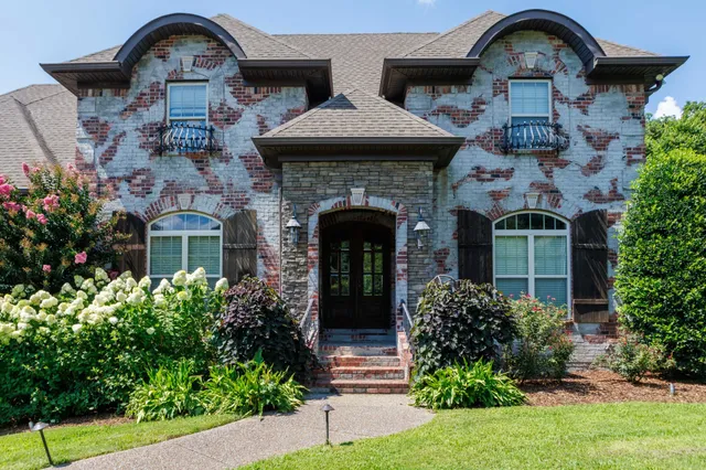 a picture of a bathroom