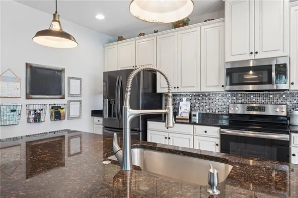 $749,900 | 4466 Walnut Ridge Circle, McDonald, PA 15057