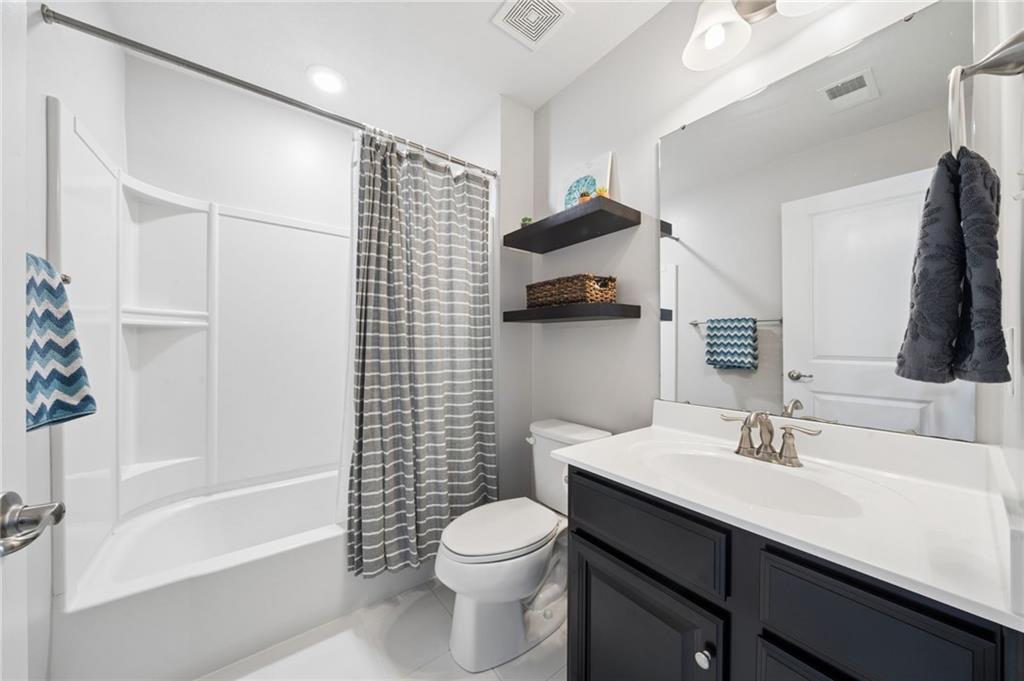 4466 Walnut Ridge Circle McDonald, PA 15057 - Photo 28 of 50 Second Floor Second Bedroom Full Bathroom