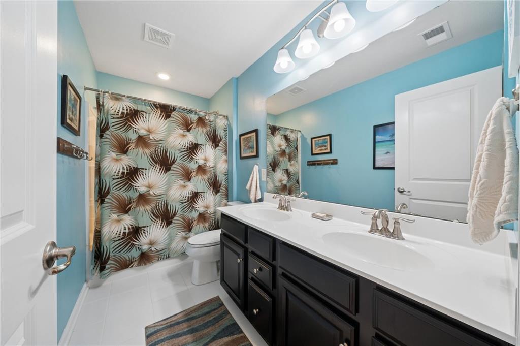 4466 Walnut Ridge Circle McDonald, PA 15057 - Photo 33 of 50 Second Floor Hallway Full Bath