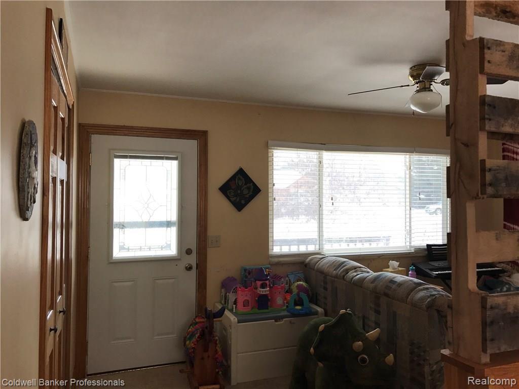 301 East Road Holly, MI 48442 - Photo 11 of 34 Front door