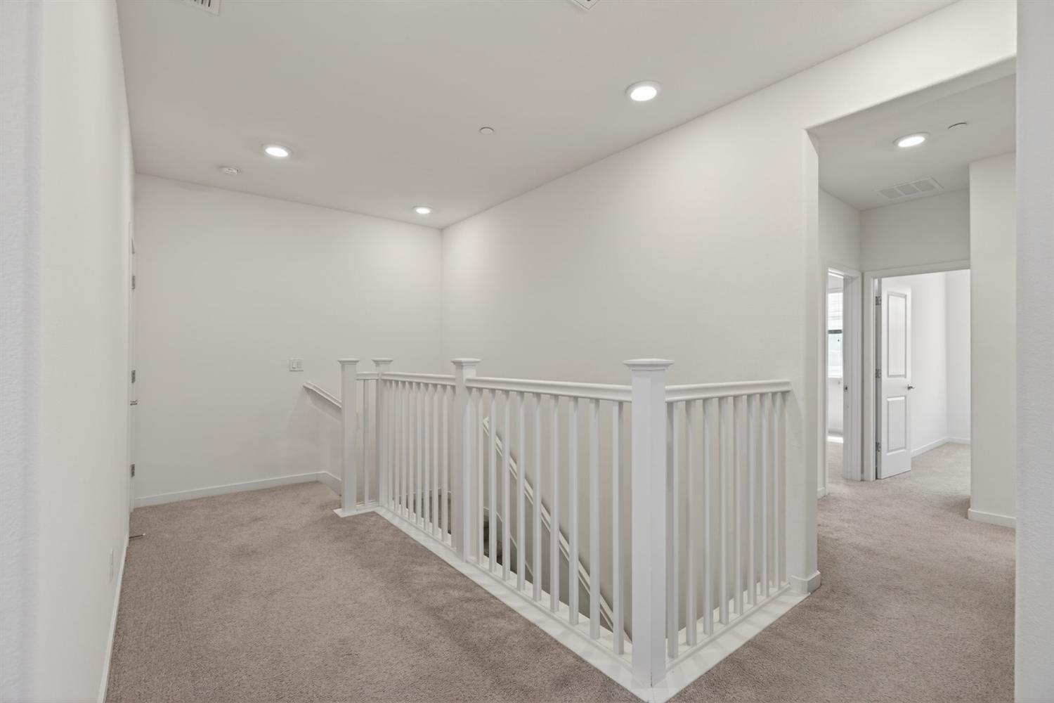 3080 Windwalker Walk Sacramento, CA 95833 - Photo 28 of 61 a view of a hallway