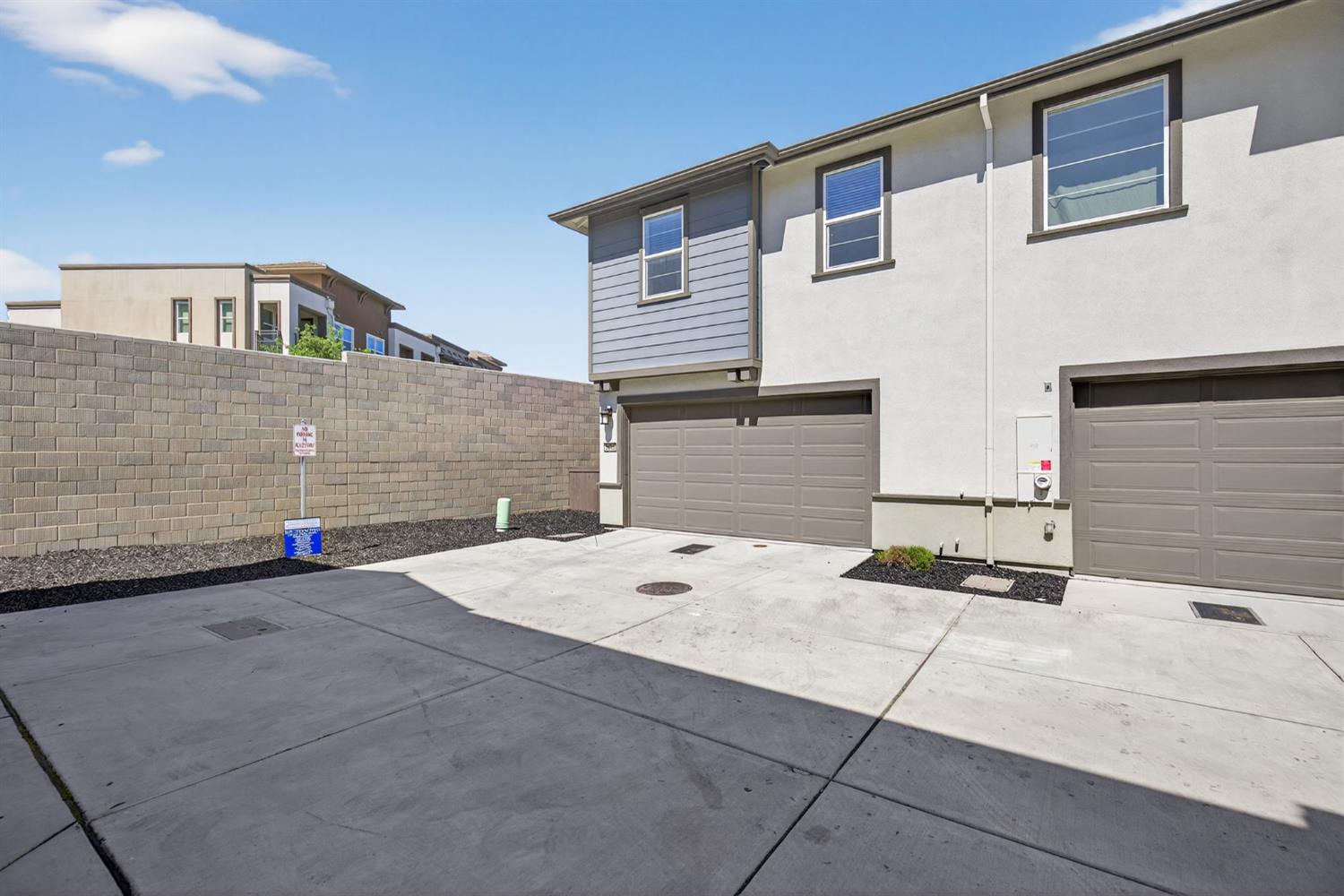 3080 Windwalker Walk Sacramento, CA 95833 - Photo 49 of 61 a house view with a outdoor space