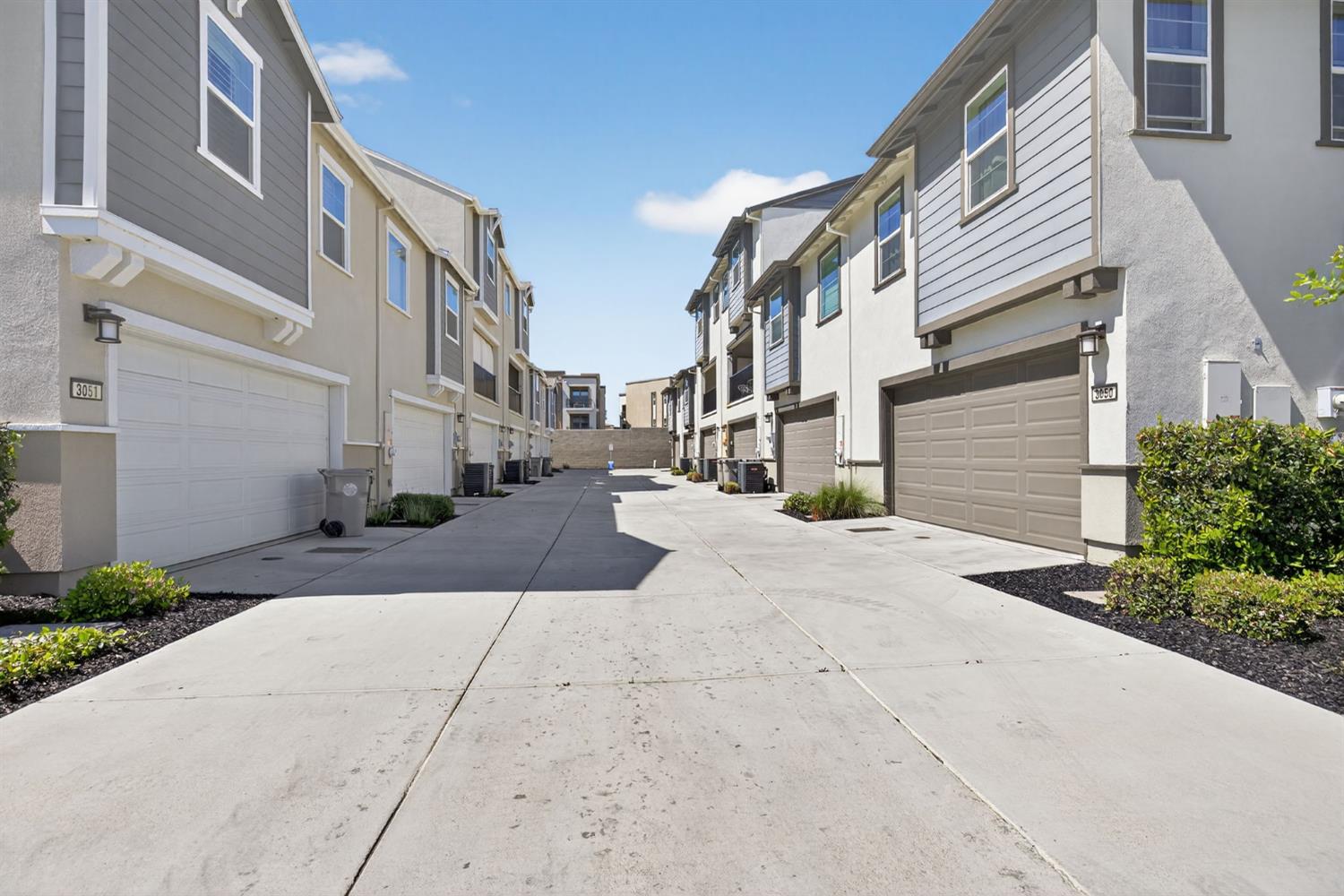 3080 Windwalker Walk Sacramento, CA 95833 - Photo 51 of 61 a view of a street with buildings