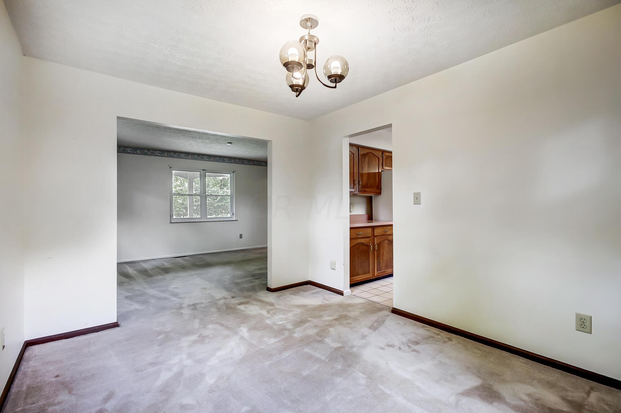 577 Rosehill Road Reynoldsburg, OH 43068 - Photo 13 of 51 013