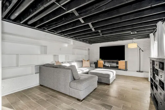 $465,000 | 387 North Shore Drive, Lake Waukomis, MO 64151