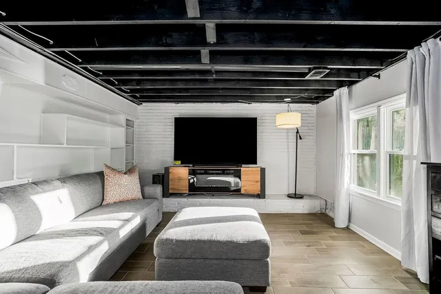 $465,000 | 387 North Shore Drive, Lake Waukomis, MO 64151