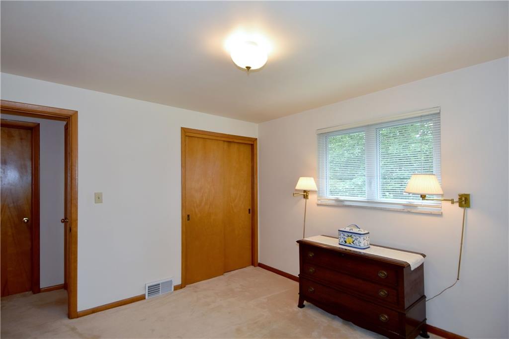 8448 Edwood Road Pittsburgh, PA 15237 - Photo 11 of 22 Gallery Image 11