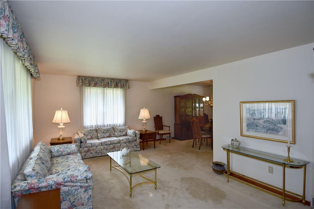 8448 Edwood Road Pittsburgh, PA 15237 - Photo 4 of 22 Gallery Image 4