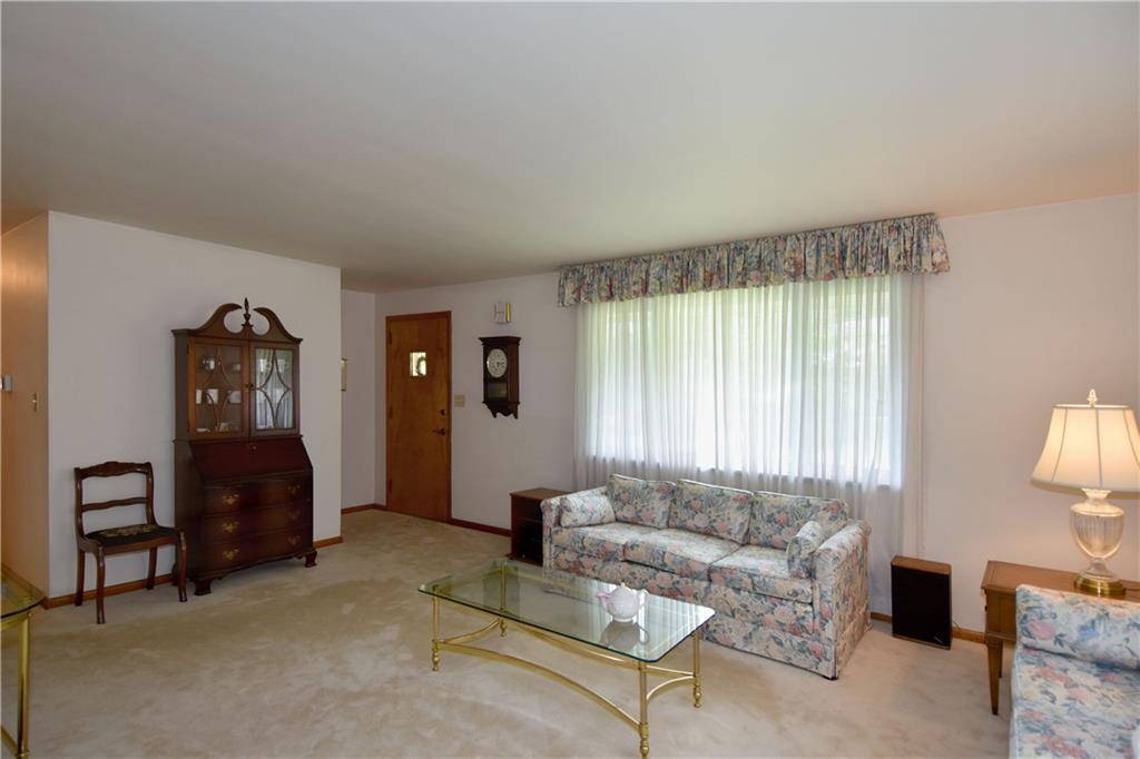 8448 Edwood Road Pittsburgh, PA 15237 - Photo 5 of 22 Gallery Image 5