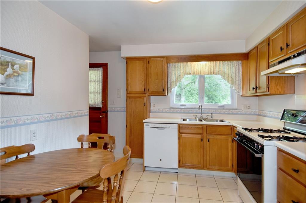 8448 Edwood Road Pittsburgh, PA 15237 - Photo 10 of 22 Gallery Image 10