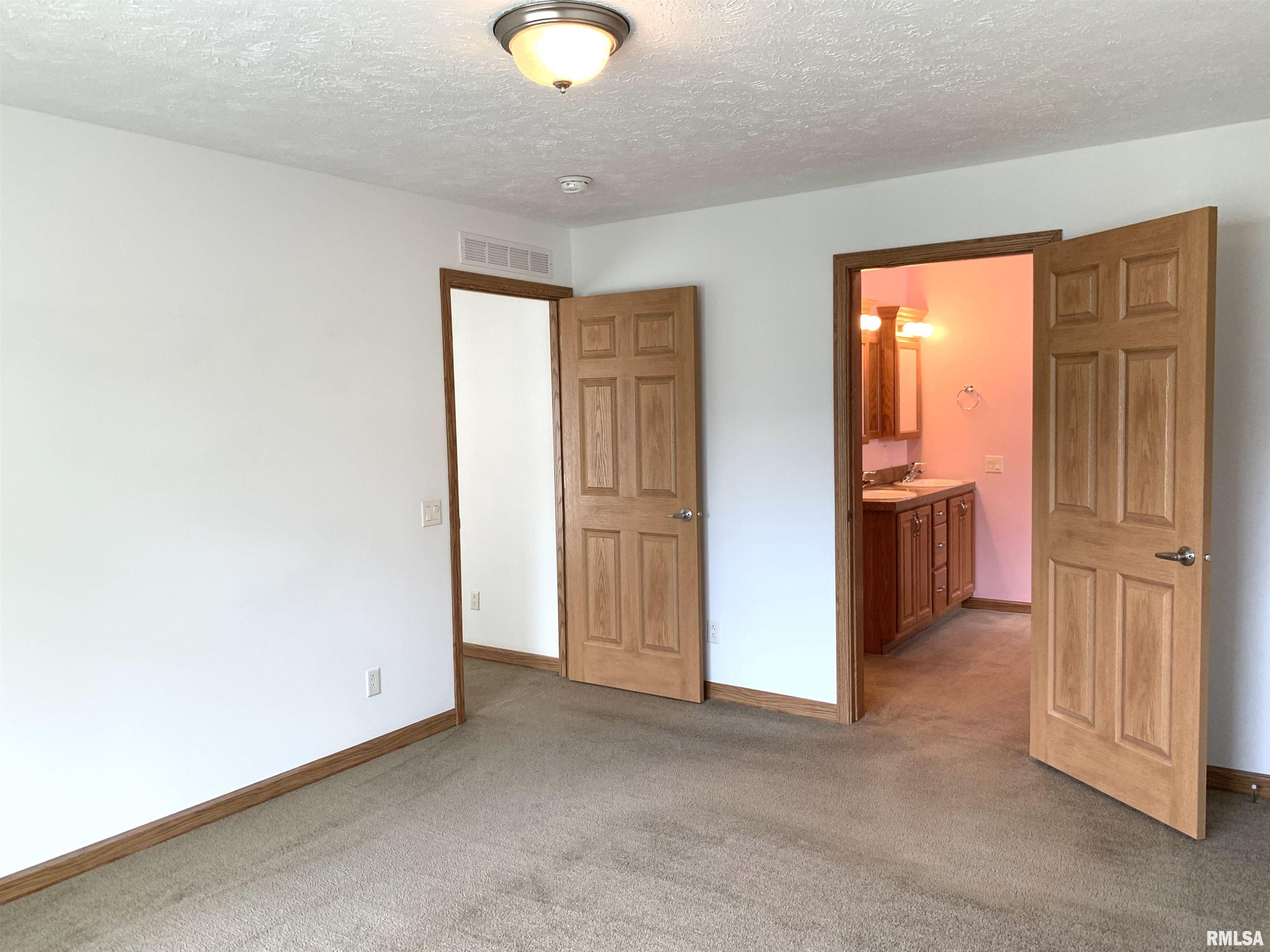 2800 Vía Rosso, Unit 113 Springfield, IL 62703 - Photo 17 of 45 Gallery Image 17