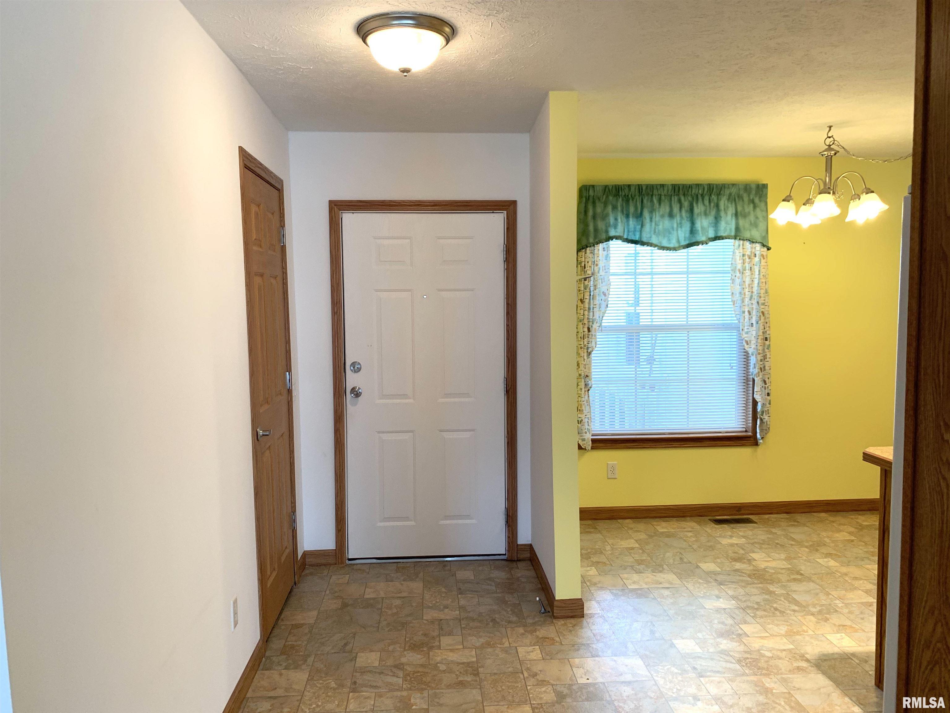 2800 Vía Rosso, Unit 113 Springfield, IL 62703 - Photo 4 of 45 Gallery Image 4