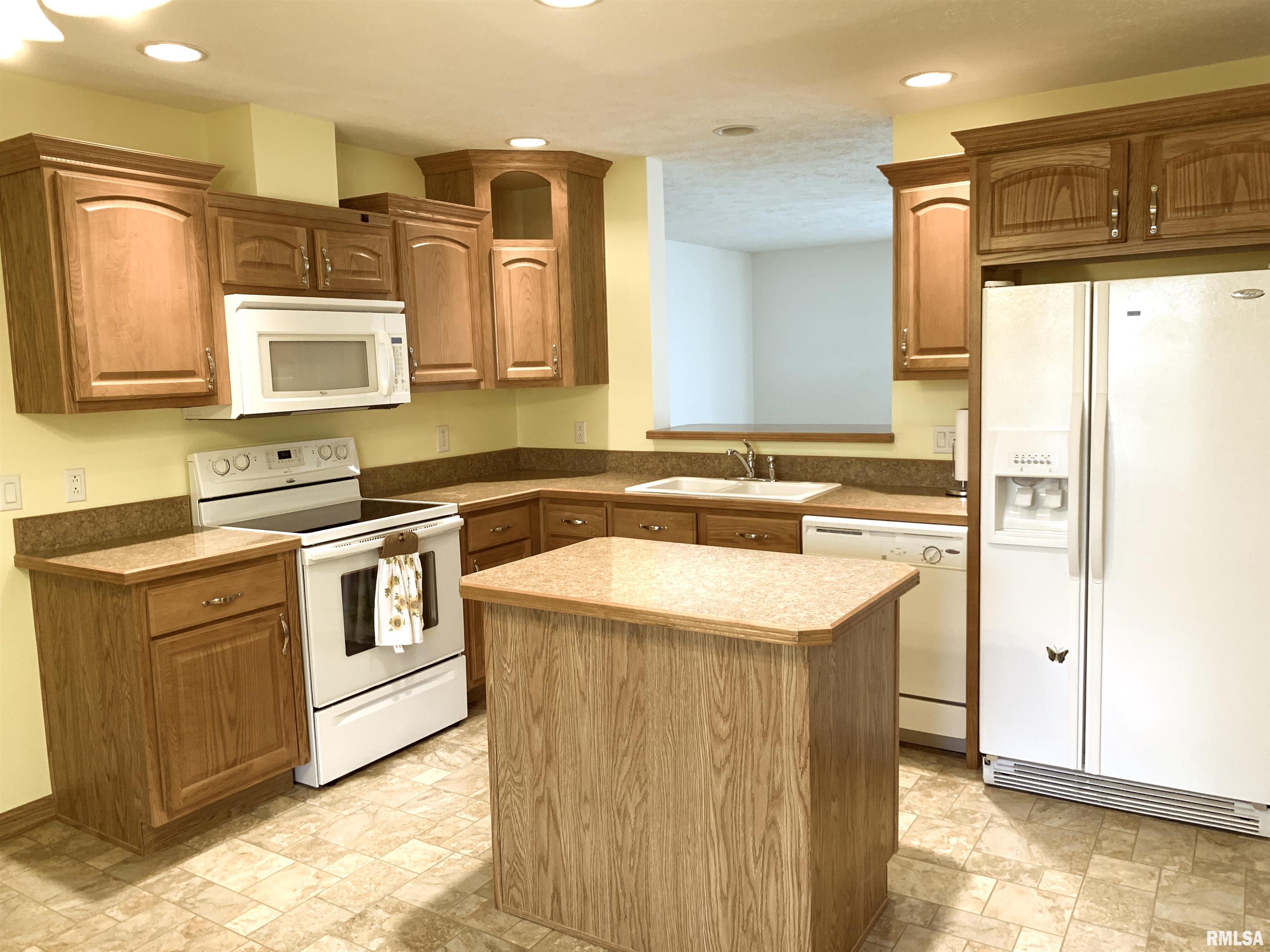 2800 Vía Rosso, Unit 113 Springfield, IL 62703 - Photo 7 of 45 Gallery Image 7