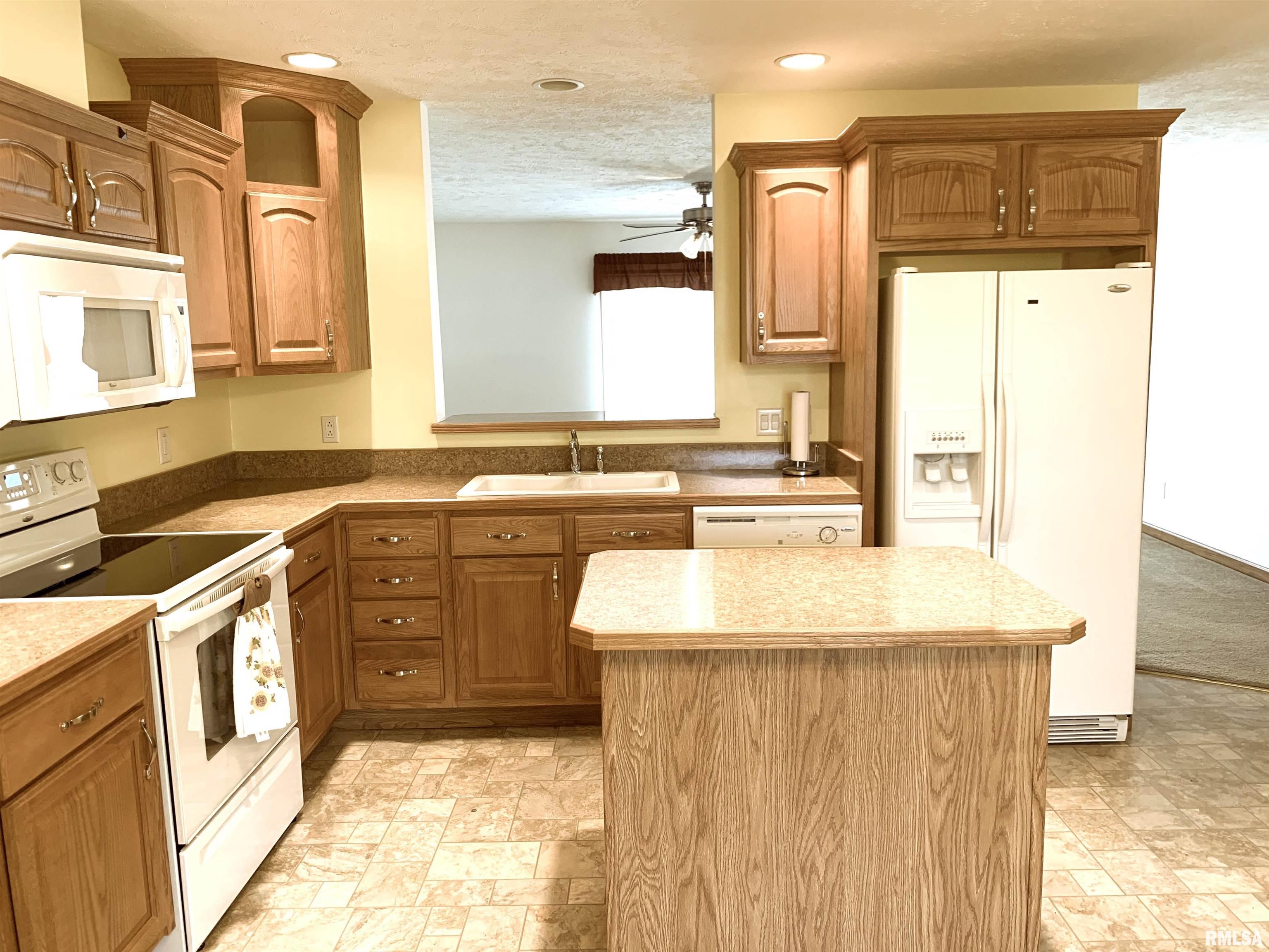 2800 Vía Rosso, Unit 113 Springfield, IL 62703 - Photo 8 of 45 Gallery Image 8