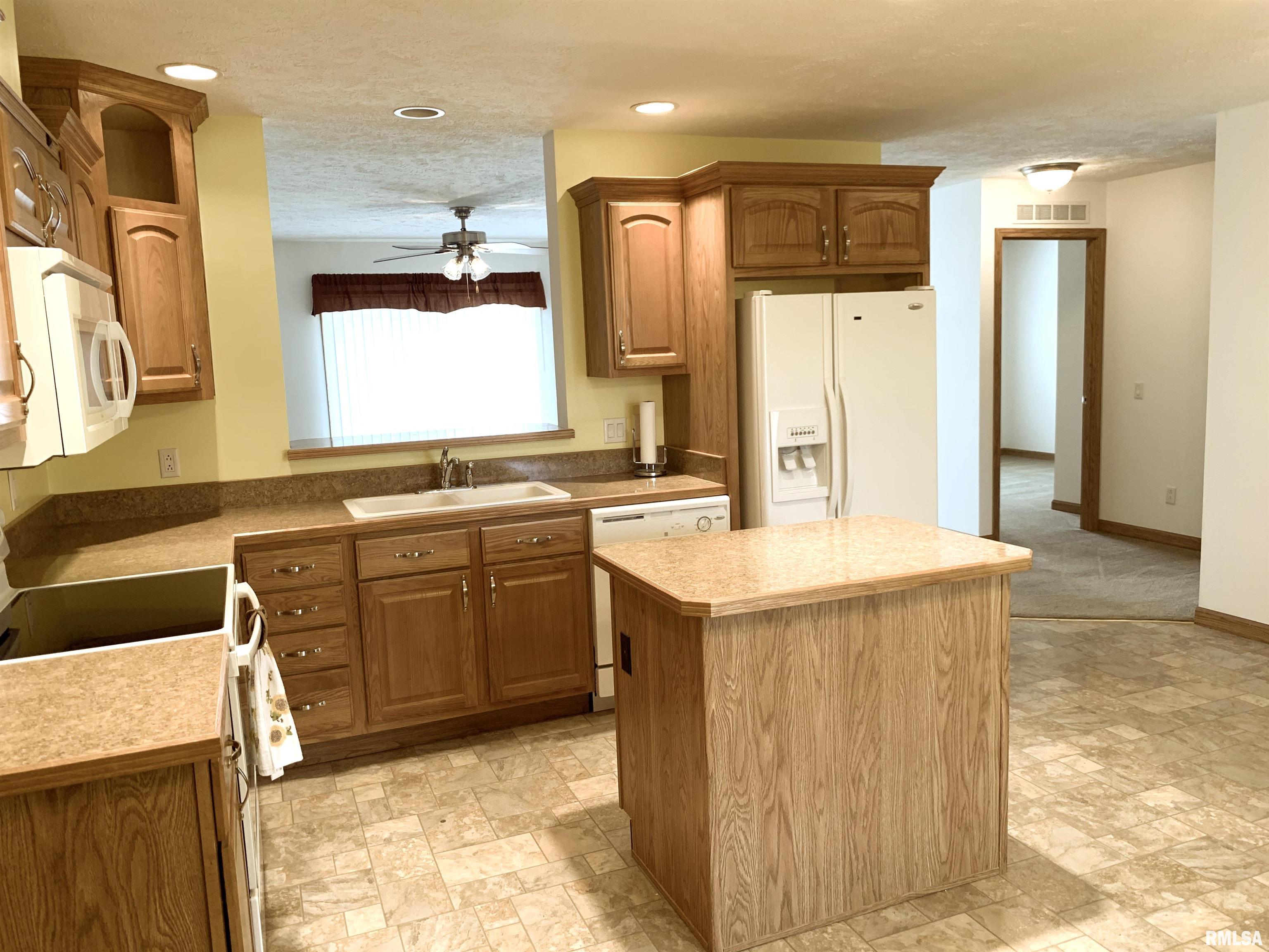 2800 Vía Rosso, Unit 113 Springfield, IL 62703 - Photo 9 of 45 Gallery Image 9