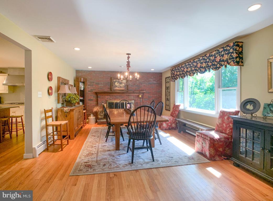 2670 Meetinghouse Road Jamison, PA 18929 - Photo 11 of 42 dining room