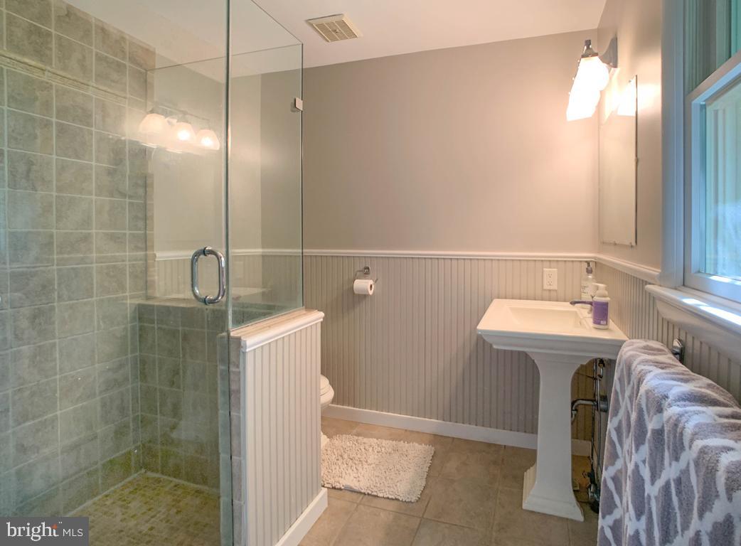 2670 Meetinghouse Road Jamison, PA 18929 - Photo 32 of 42 Main bedroom bath