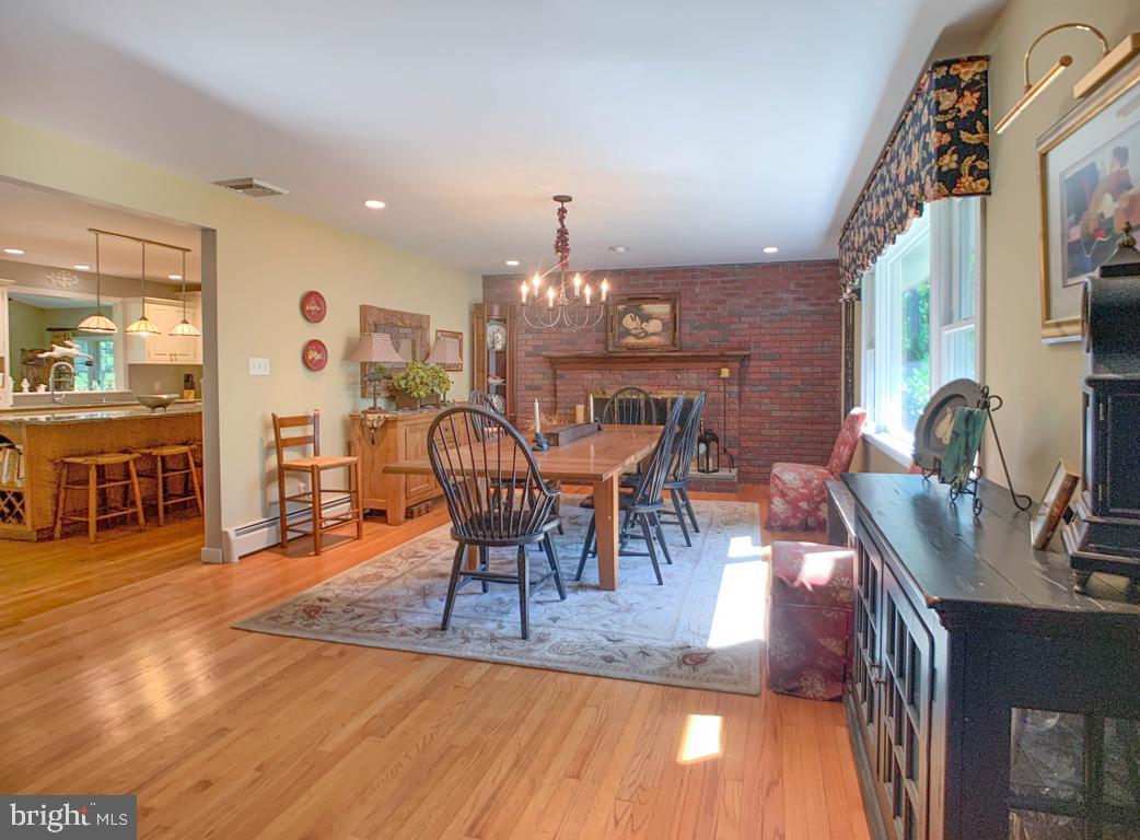 2670 Meetinghouse Road Jamison, PA 18929 - Photo 8 of 42 Dining room