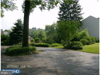 239 Appledale Road Audubon, PA 19403 - Photo 4 of 12 Exterior