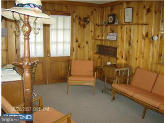 239 Appledale Road Audubon, PA 19403 - Photo 6 of 12 Office / Study