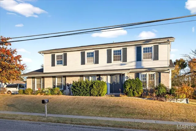 $310,000 | 7060 Howdershell Road, Hazelwood, MO 63042