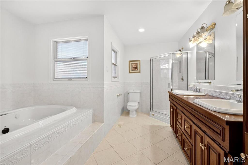 7060 Howdershell Road Hazelwood, MO 63042 - Photo 36 of 73