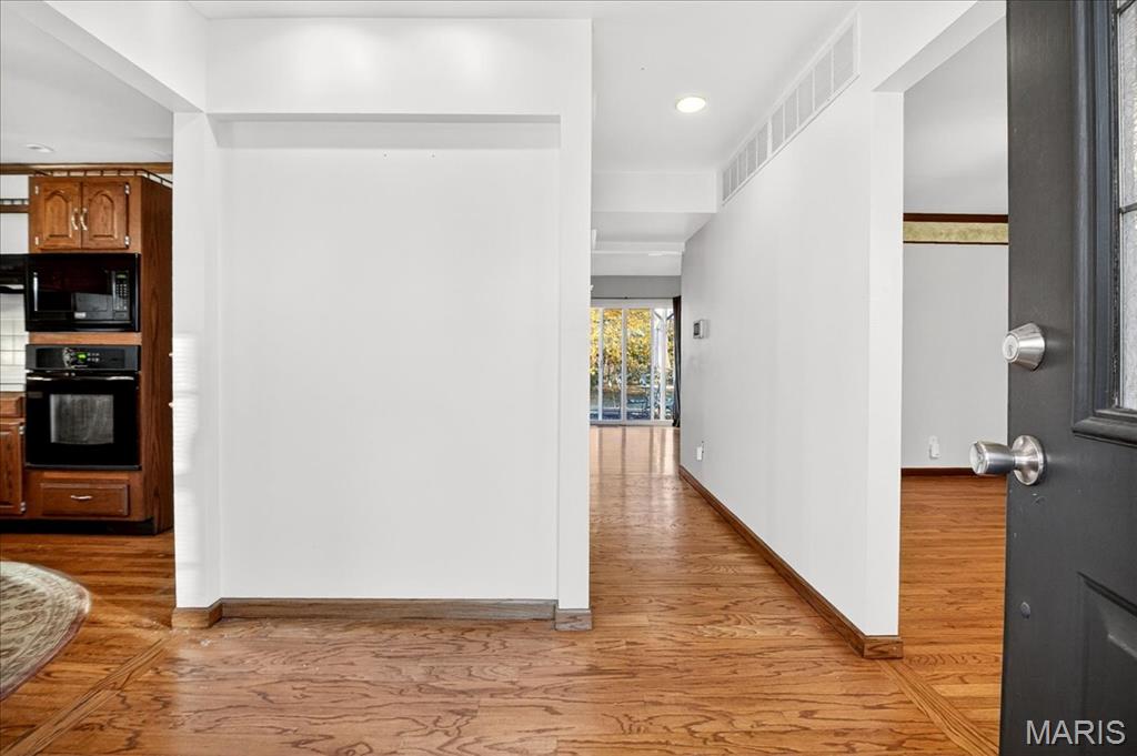 7060 Howdershell Road Hazelwood, MO 63042 - Photo 6 of 73