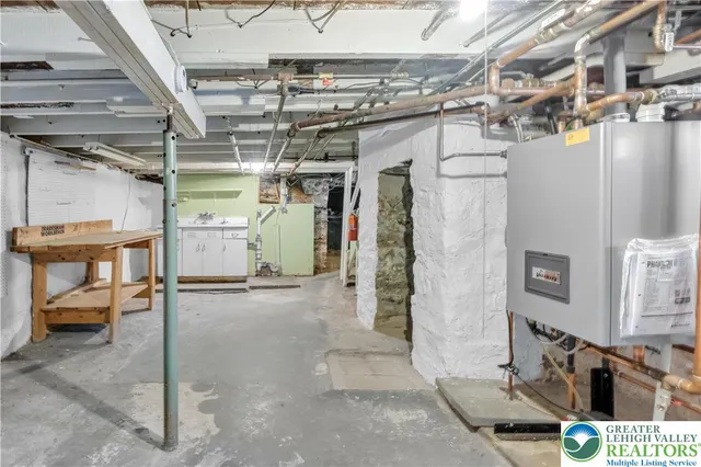 $195,000 | 407 North 5th Street, Allentown, PA 18102