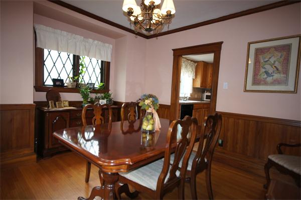 31 Powder House Road Medford, MA 02155 - Photo 3 of 18 Gallery Image 3
