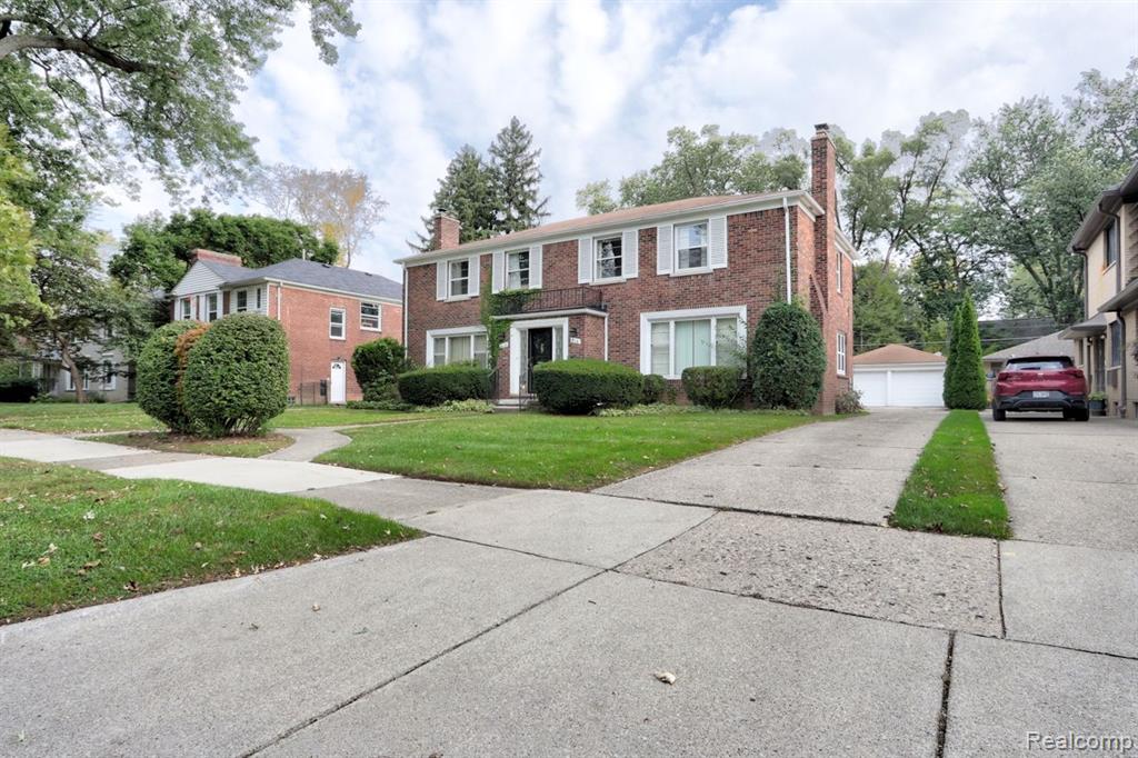 916 Harcourt Road Grosse Pointe, MI 48230 - Photo 3 of 28
