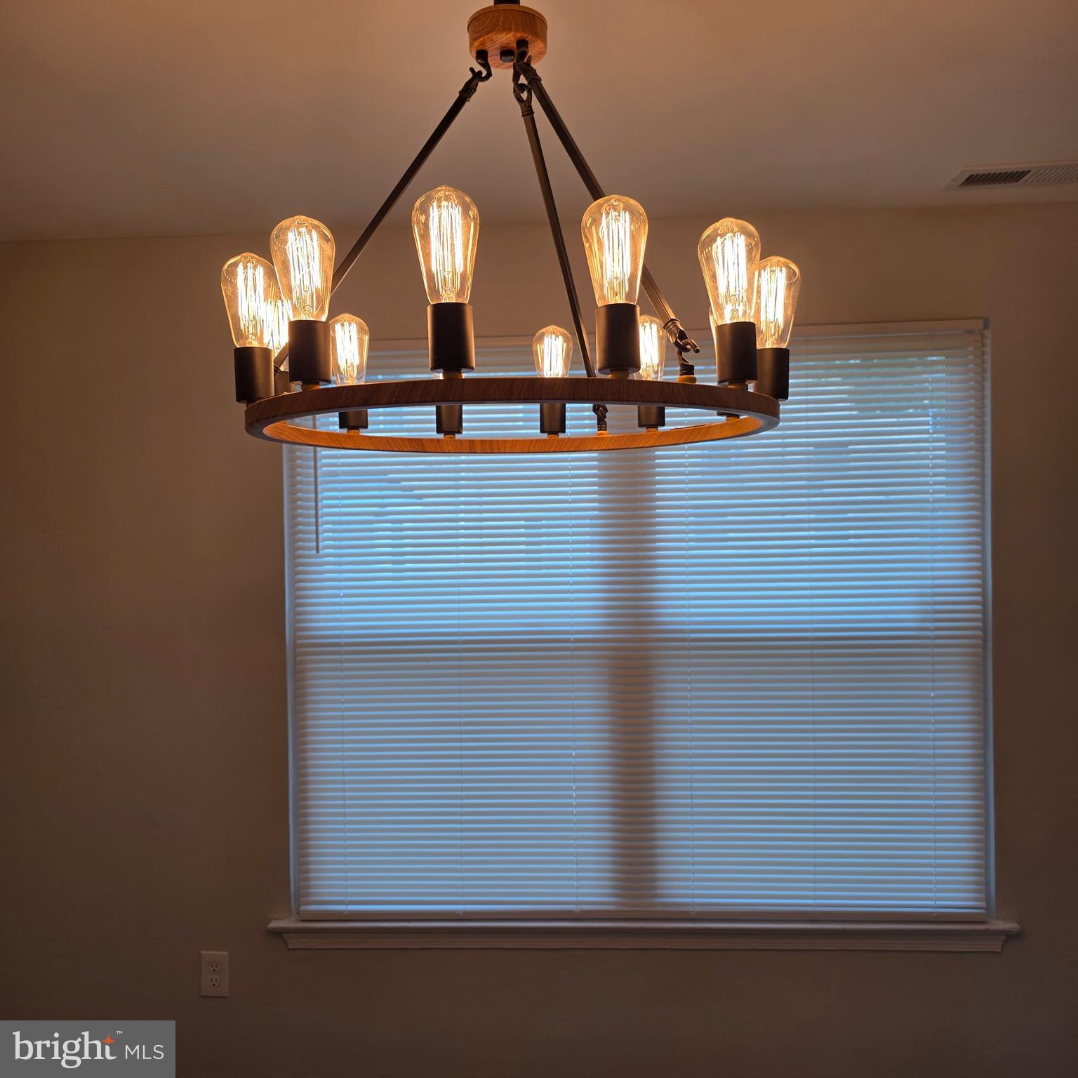 1645 Addison Road South District Heights, MD 20747 - Photo 9 of 37 Chandelier