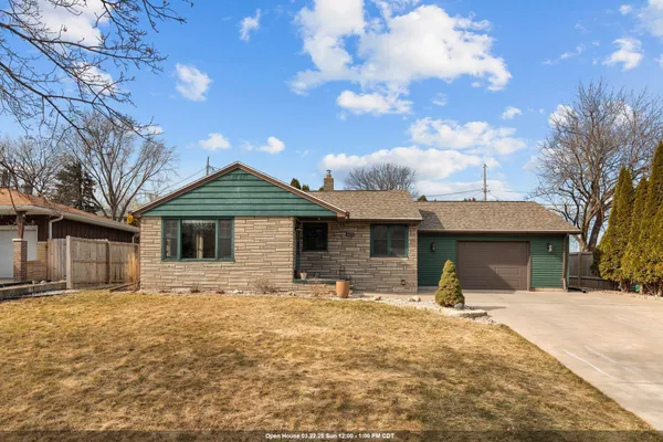 $215,000 | 406 Elm Street, Combined Locks, WI 54113