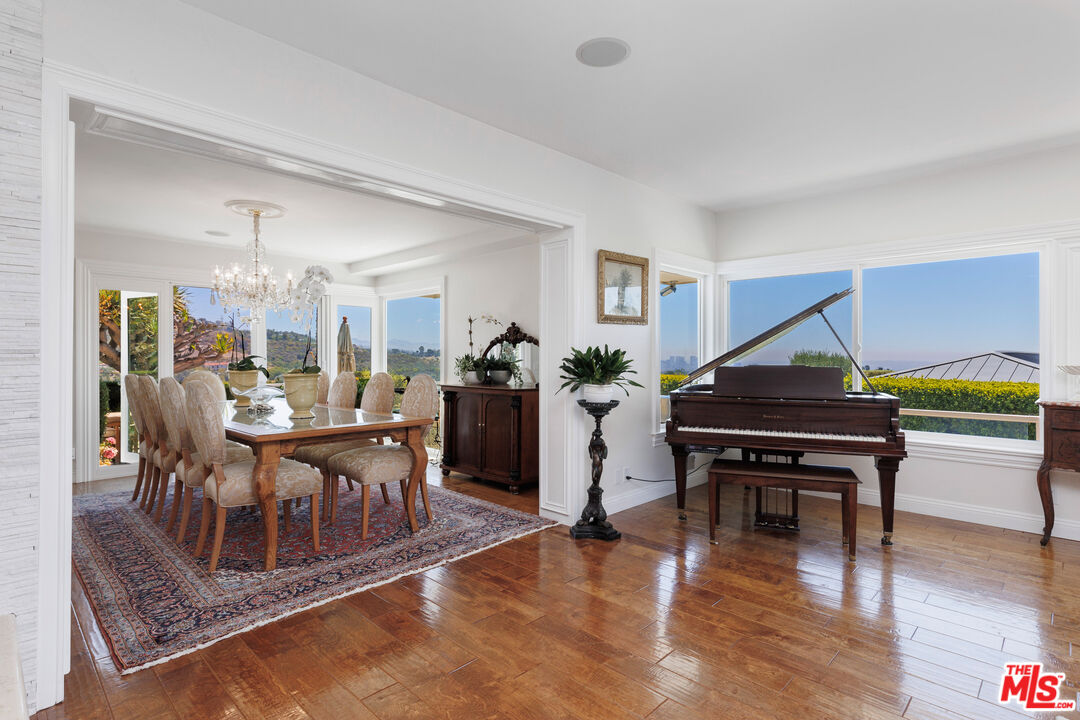 2200 Westridge Road, Los Angeles, CA 90049 Compass