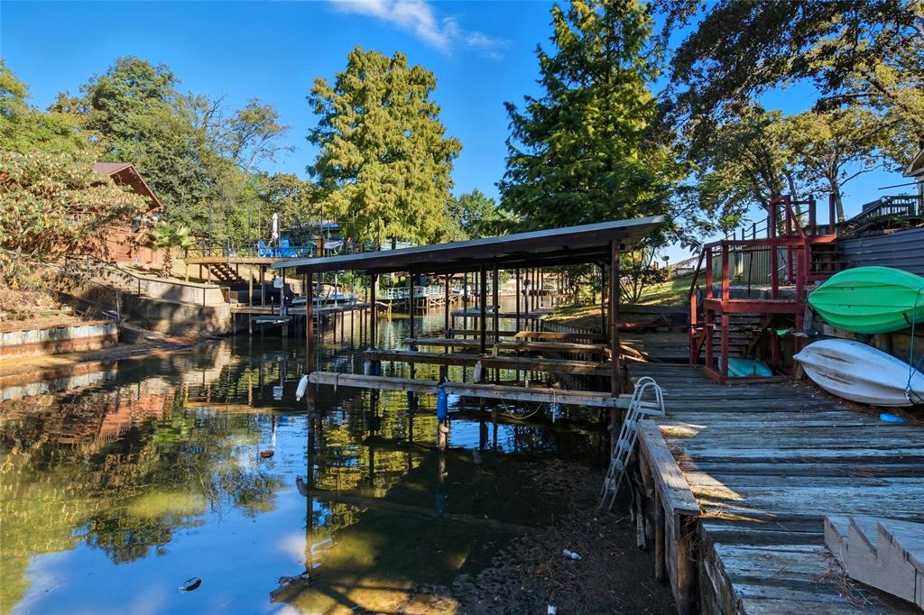 517 Shoreline Drive Tool, TX 75143 - Photo 27 of 28 a view of a balcony with chairs