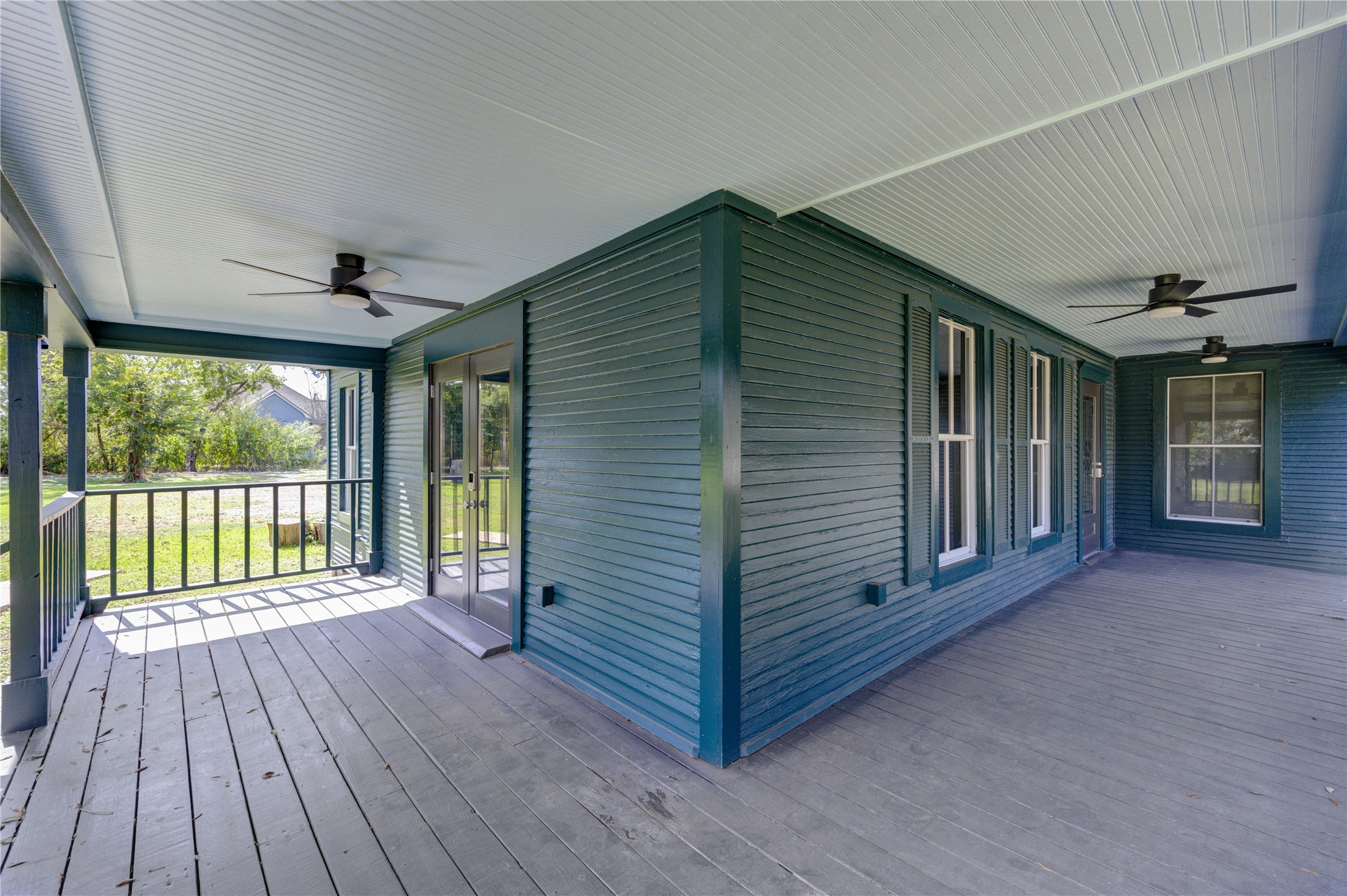 602 East Myrtle Street Angleton, TX 77515 - Photo 11 of 38