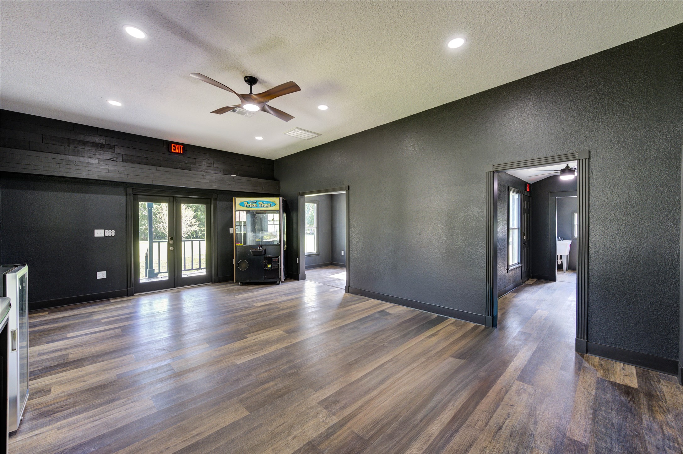 602 East Myrtle Street Angleton, TX 77515 - Photo 14 of 38