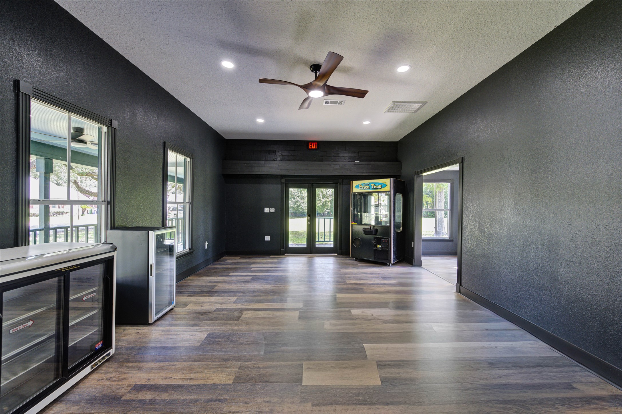 602 East Myrtle Street Angleton, TX 77515 - Photo 15 of 38