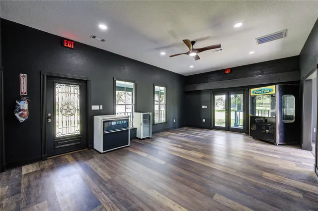 $349,000 | 602 East Myrtle Street, Angleton, TX 77515