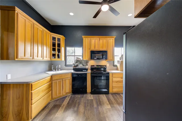 $349,000 | 602 East Myrtle Street, Angleton, TX 77515