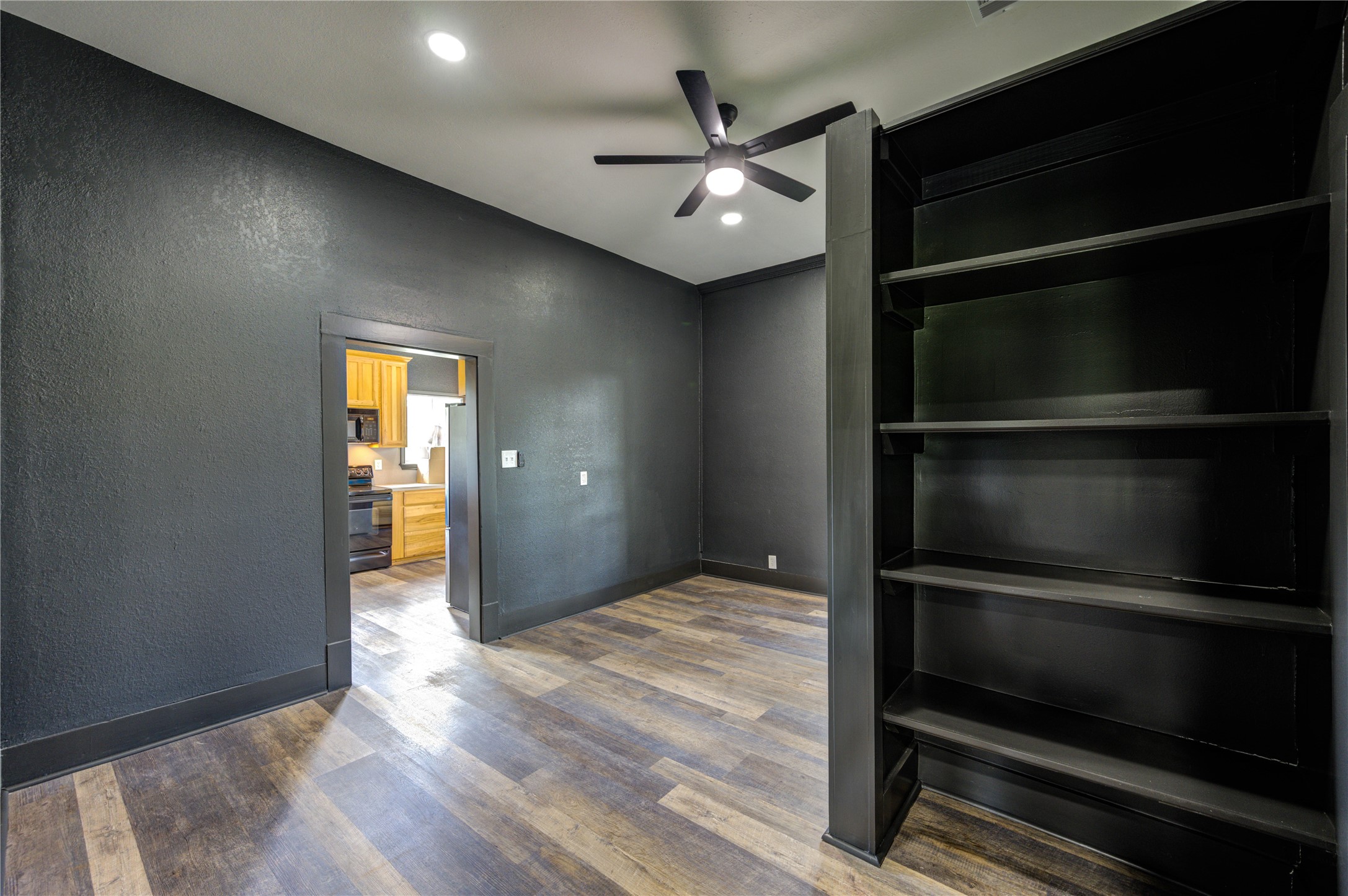 602 East Myrtle Street Angleton, TX 77515 - Photo 26 of 38