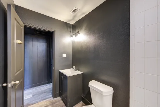 $349,000 | 602 East Myrtle Street, Angleton, TX 77515