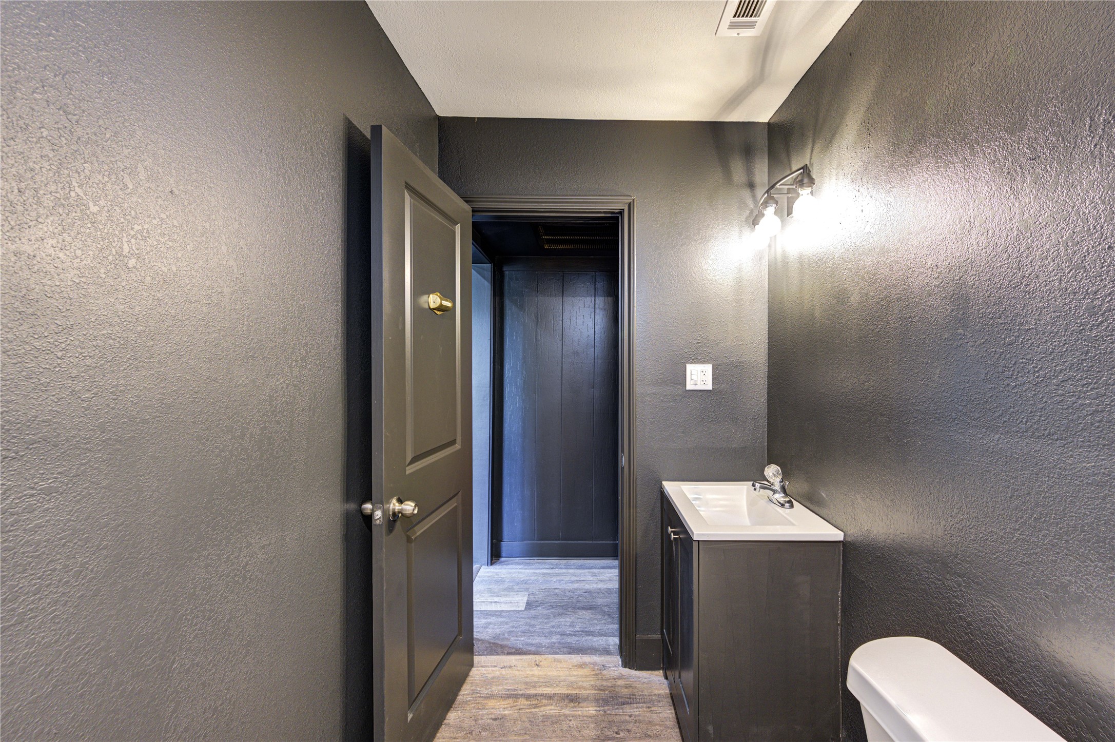 602 East Myrtle Street Angleton, TX 77515 - Photo 30 of 38