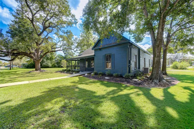 $349,000 | 602 East Myrtle Street, Angleton, TX 77515