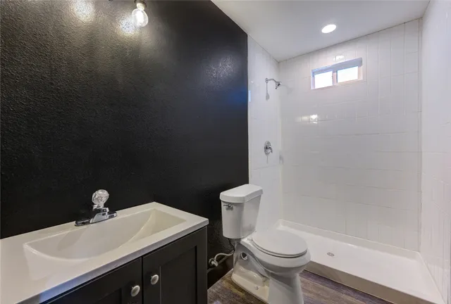 $349,000 | 602 East Myrtle Street, Angleton, TX 77515