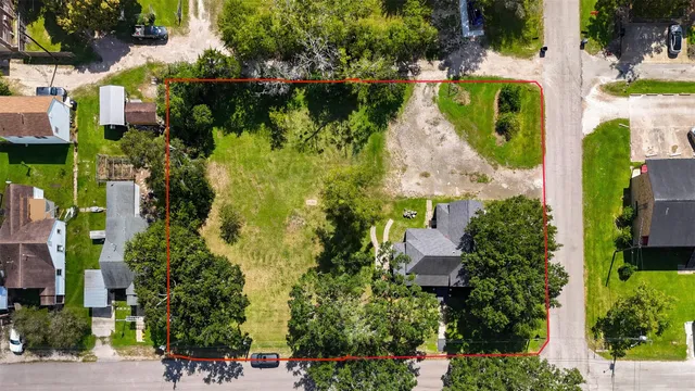 $349,000 | 602 East Myrtle Street, Angleton, TX 77515