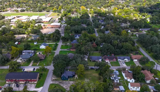 $349,000 | 602 East Myrtle Street, Angleton, TX 77515