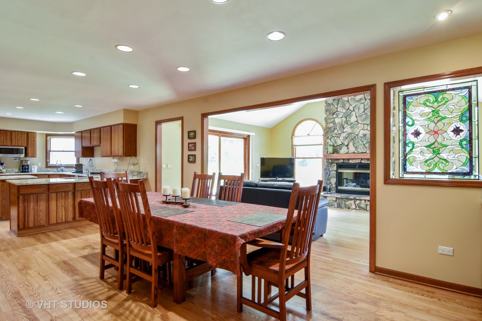 94 Golfview Road Lake Zurich, IL 60047 - Photo 9 of 29 Gallery Image 9