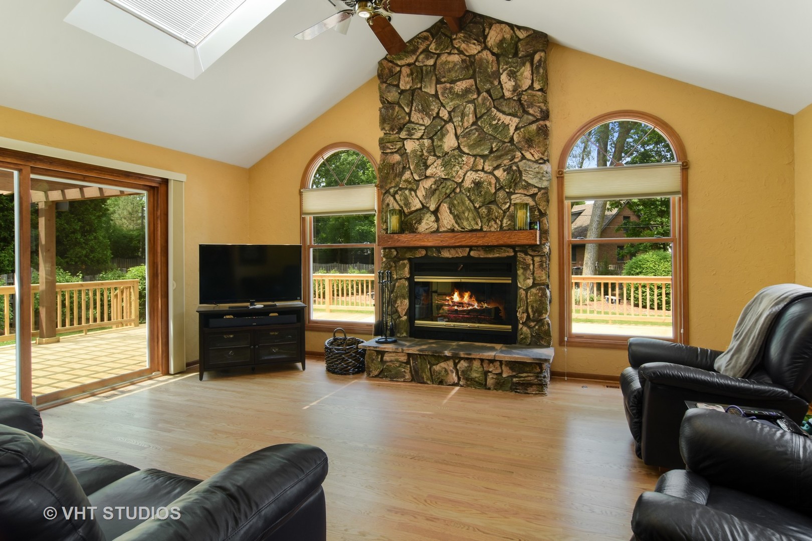94 Golfview Road Lake Zurich, IL 60047 - Photo 10 of 29 Gallery Image 10