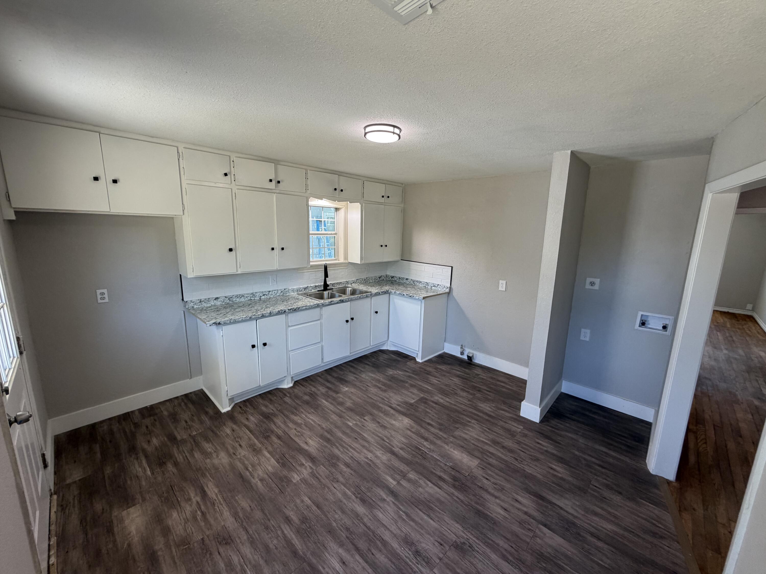 4413 40th Street Lubbock, TX 79414 - Photo 14 of 17 IMG_4853 2